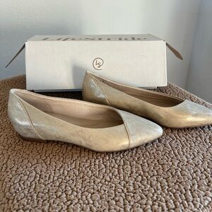 NWT life stride Gold Flats size 6